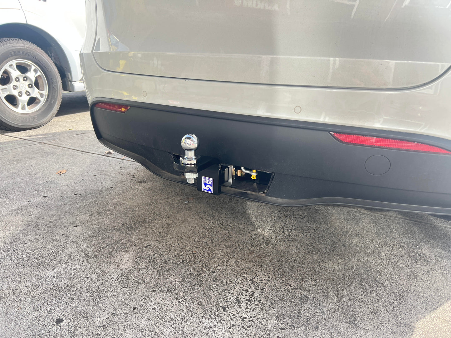 Tesla Model Y tow bar 1600kgs tow capacity